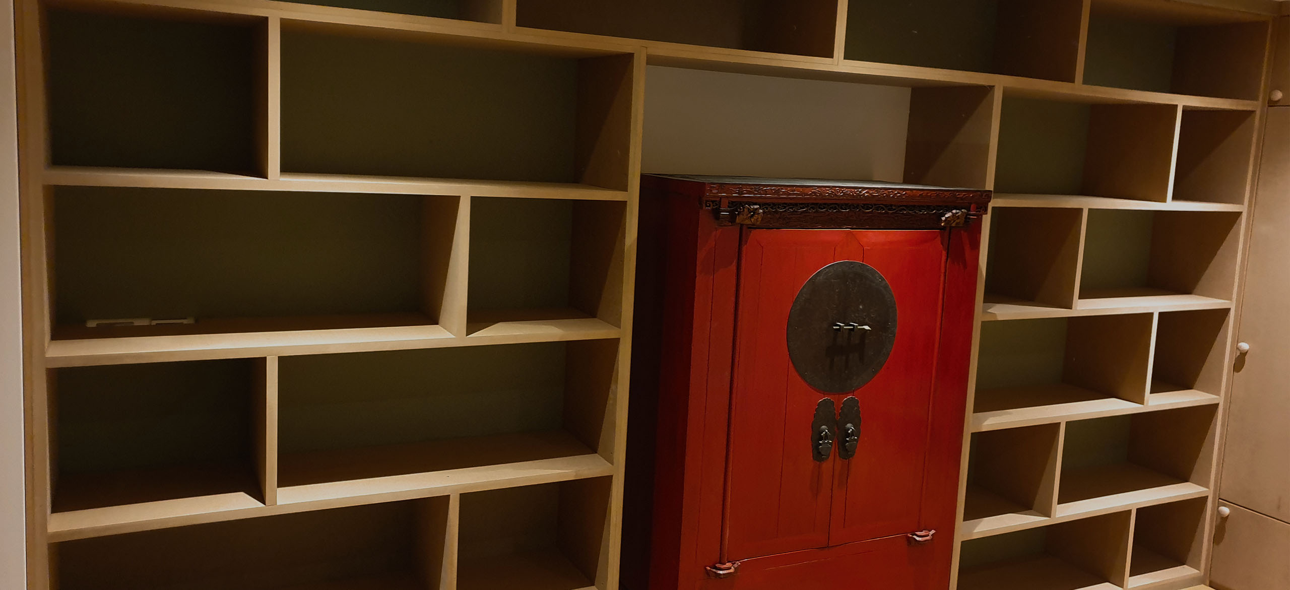Bespoke bookcase PrimeUk